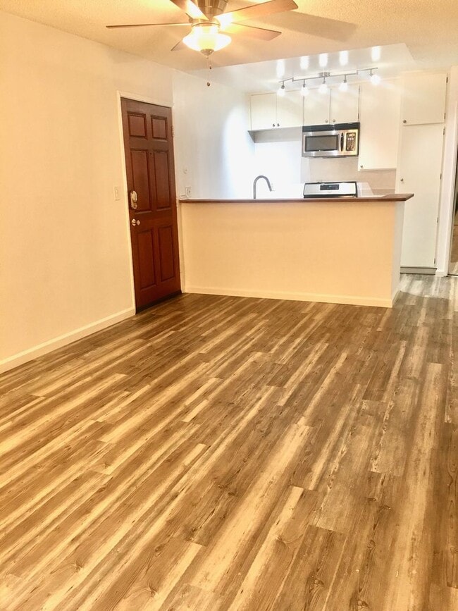 Photo - title - Beautiful 1 Bed/1 Bath Condo Apart...