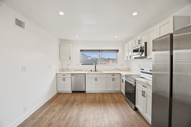 Photo - 701 N Hill Pl Unit 1