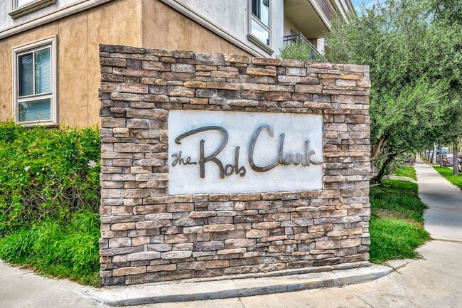 Building Photo - 141 S Clark Dr