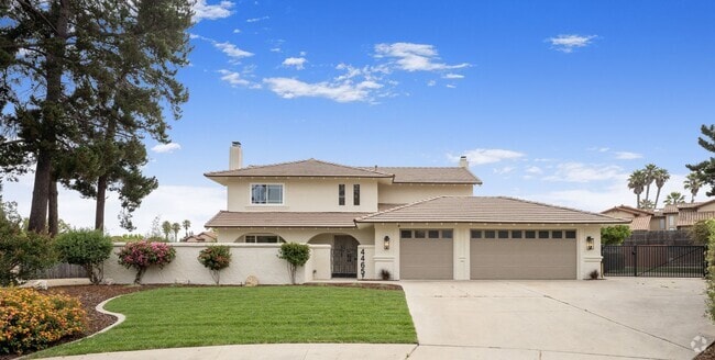 Building Photo - Executive Style Living .... Rental