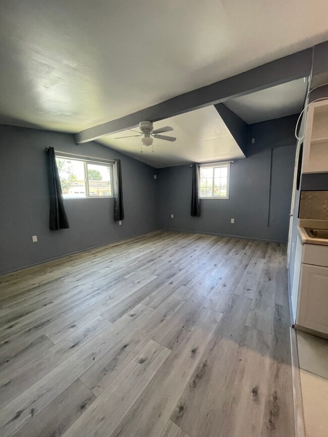 Building Photo - 6439 Graves Ave