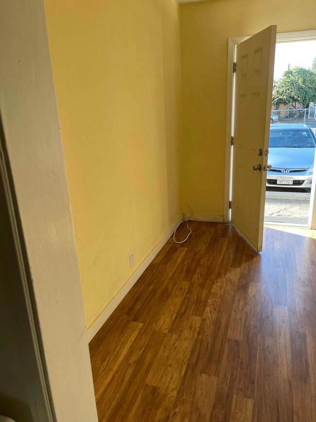 Building Photo - 413 Glen Ave Unit A Rental
