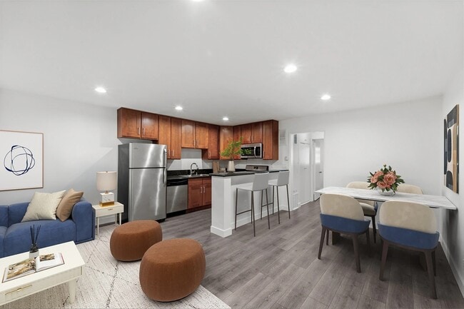 Building Photo - 925 W 30th St Unit 6