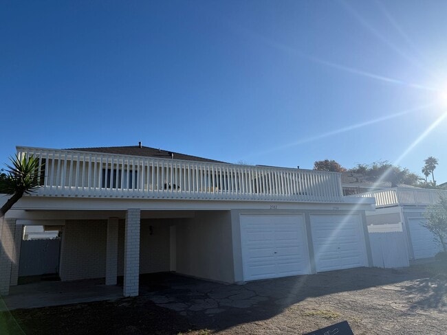 Building Photo - Seahorse 2582-2584 Unit 2584