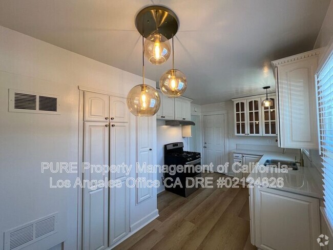 Building Photo - 625 W 23rd St Rental