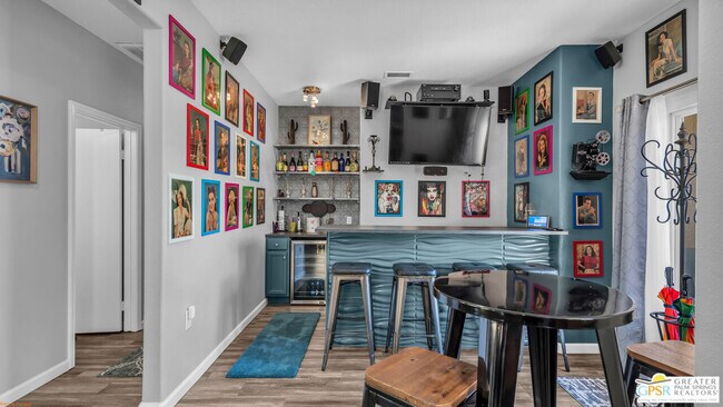 Photo - 1574 Amelia Way