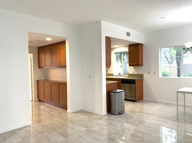 Photo - 17230 Newhope St