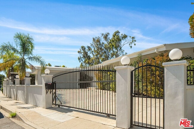 Photo - 1641 Tower Grove Dr