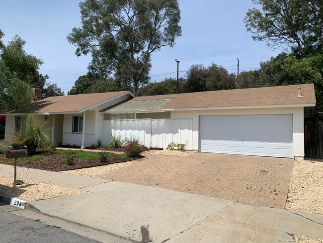 Ellwood Beach 4 Bedroom Home - Ellwood Beach 4 Bedroom Home