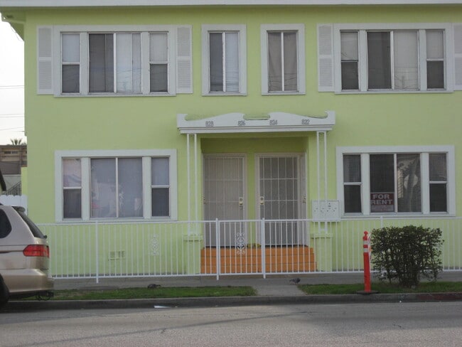 Front - 828 E 10th St Apartments Unit 828