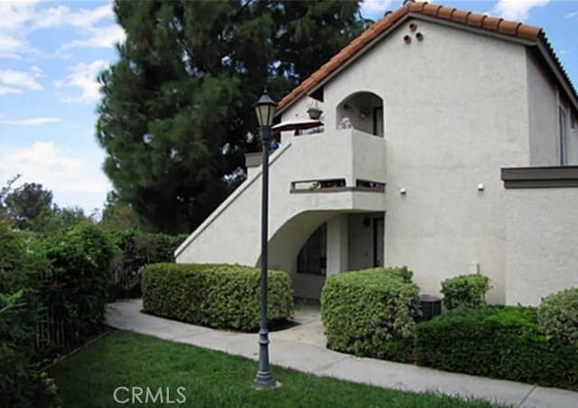 Building Photo - 23395 La Crescenta Unit A