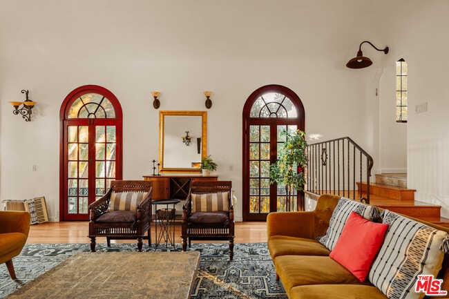 Photo - 2002 N Las Palmas Ave