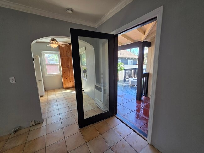 Feel the ocean breeze - 4649 W Point Loma Blvd