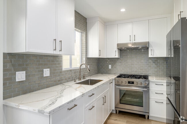 Interior Photo - 4311 Eagle Rock Blvd