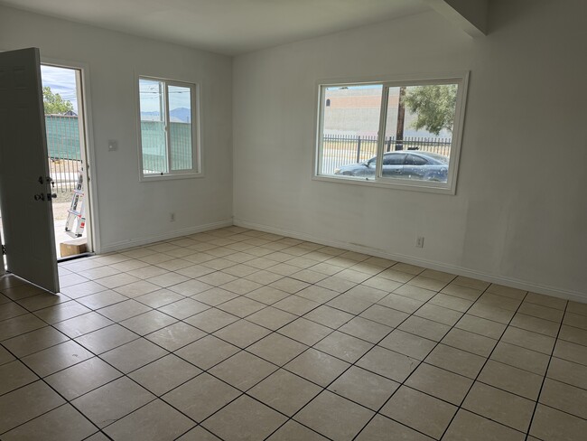 Photo - 835 E Avenue Q Unit 835