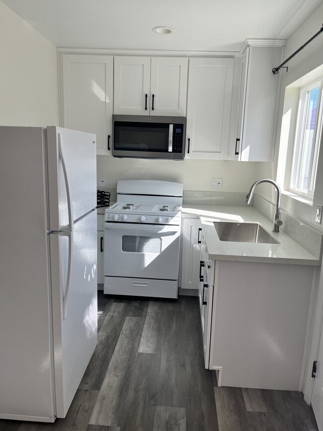 Photo - 3457 S Cloverdale Ave