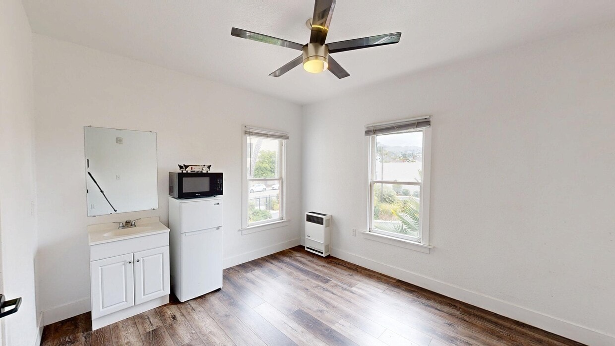 3D Tour - 732 E. Santa Clara St. Apartments