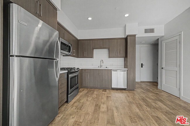Photo - 10601 Washington Blvd Unit 607