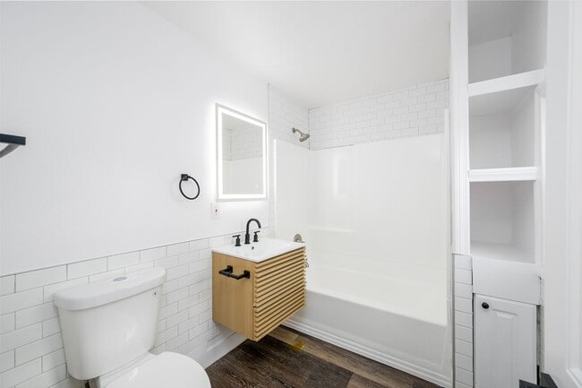 Photo - Detached 1 Bed 1 Bath Cottage Unit 4320 1/2 48th St