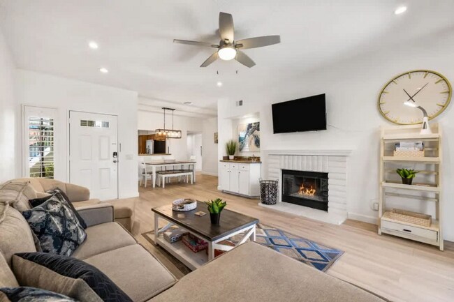 Photo - 248 Vista Royale Cir W