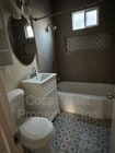 Photo - 1047 Loring St