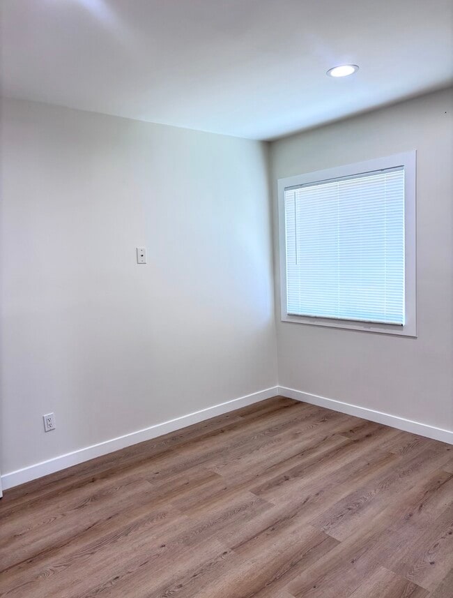 Photo - 1416 W 130th St