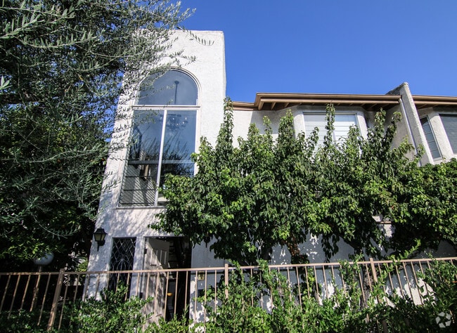 Building Photo - 5323 Coldwater Canyon Ave Rental