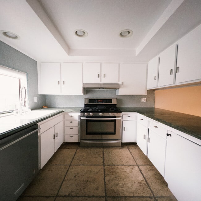 Photo - 1236 Wellesley Ave Unit 3