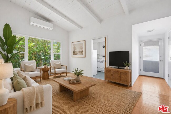 Photo - 806 Westmount Dr Unit 1