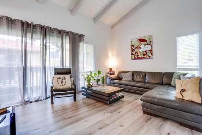 Building Photo - 17173 W Bernardo Dr Unit 206