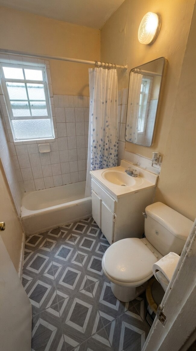 Photo - 1405 N Lagoon Ave