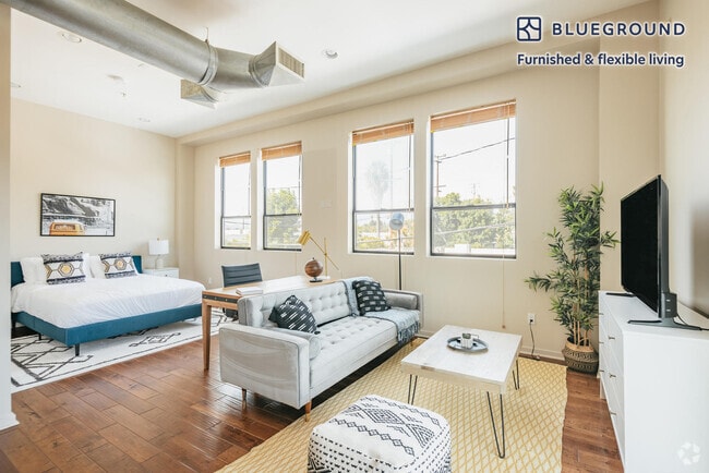 Building Photo - 909 El Centro St Rental