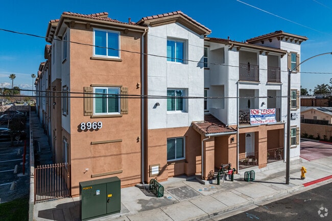 Additional Building View - Newport Fontana