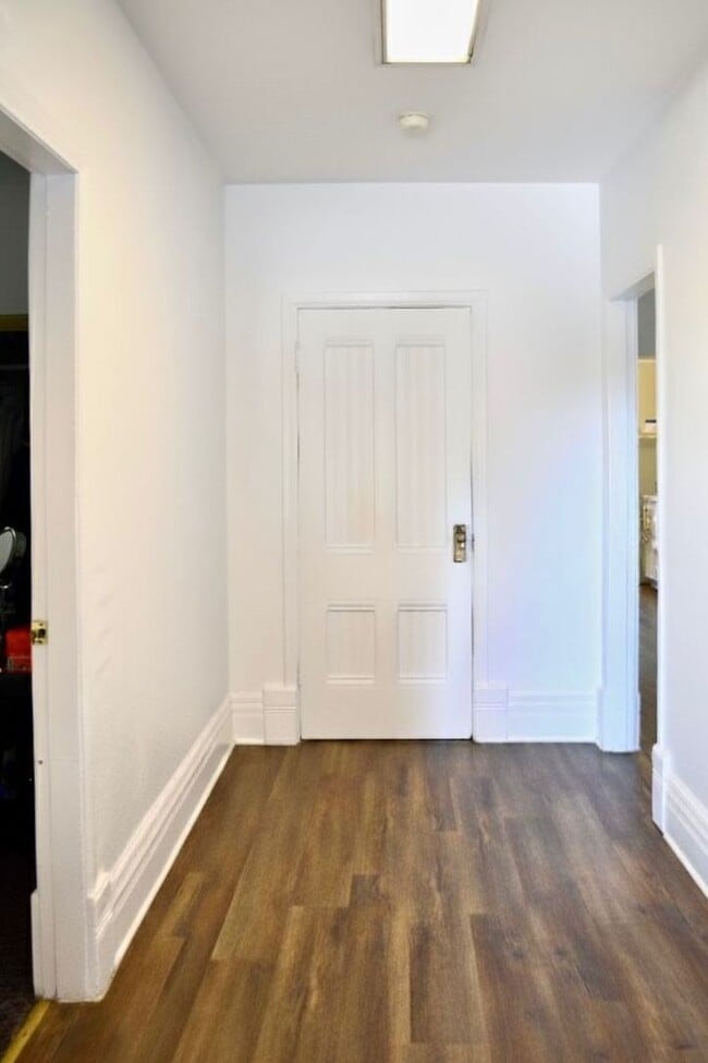 Photo - 721 W 32nd St