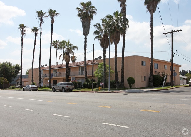 Photo - 13354 Vanowen St