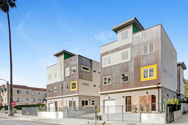 Building Photo - 5407 Huntington Dr N Rental