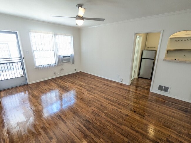 Photo - 729 N Edinburgh Ave Unit 3/4