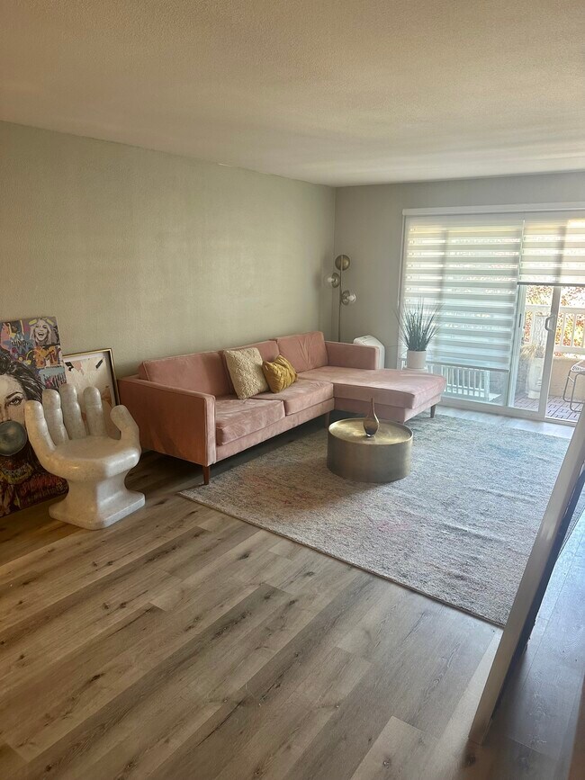 Photo - 3030 Suncrest Dr Unit 214