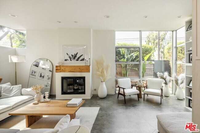 Photo - 844 California Ave