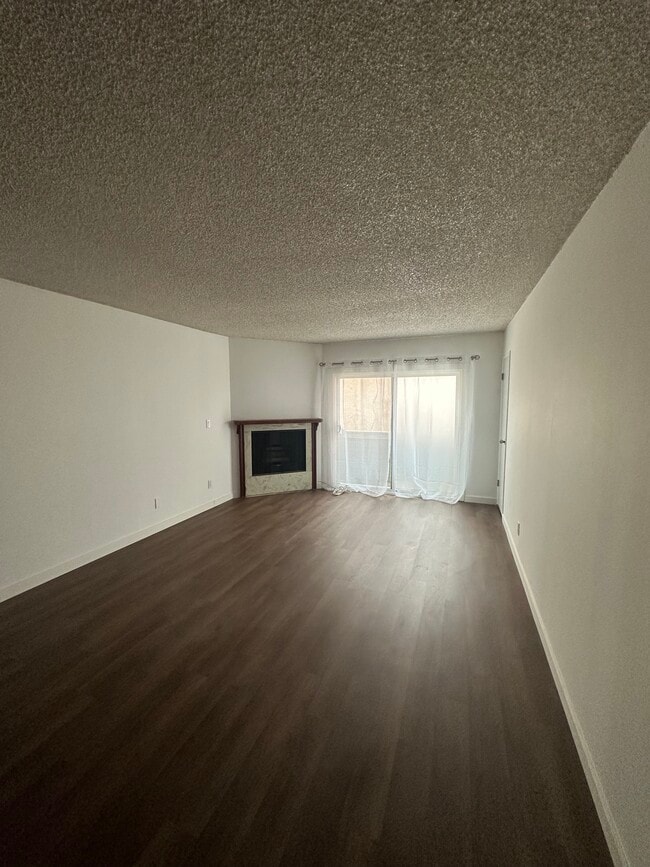 Building Photo - 6353 Denny Ave Unit 1 Rental
