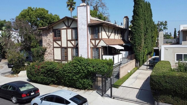 Photo - 1348 N Orange Dr Unit 2