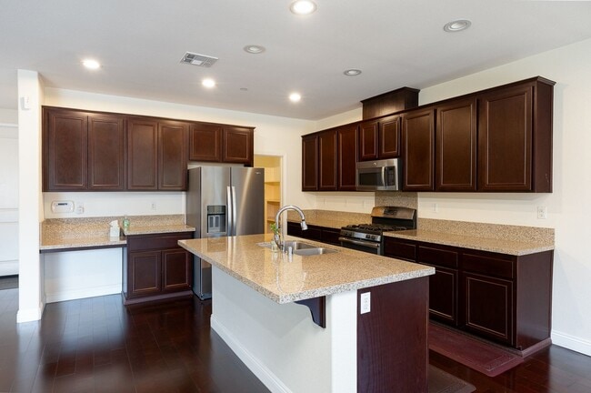 Photo - Beautifully Maintained 3 Bed, 2.5 Bath Home in Prime RiverPark Location