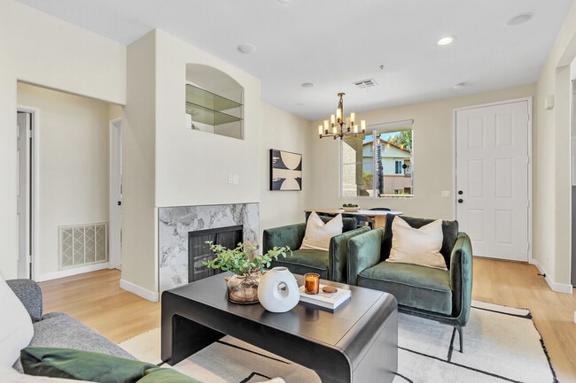 Building Photo - 11424 Via Rancho San Diego Unit 92