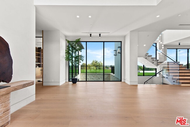 Photo - 5340 Whitman Rd