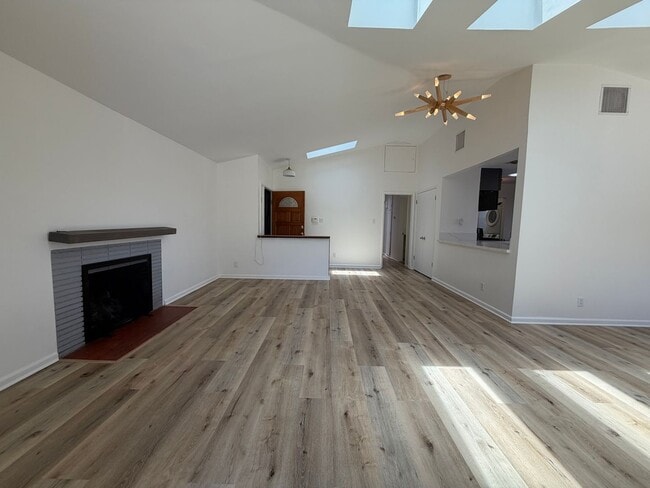 Photo - Beautiful Newly Renovated 3BD 2BA