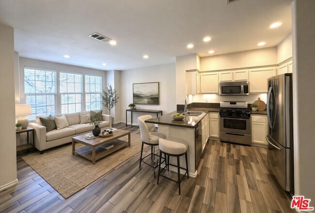 Building Photo - 27030 Victoria Ln