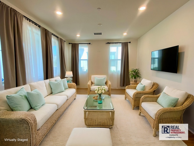 Building Photo - Modern 3-Bed, 3-Bath Home with Garage & Re...
