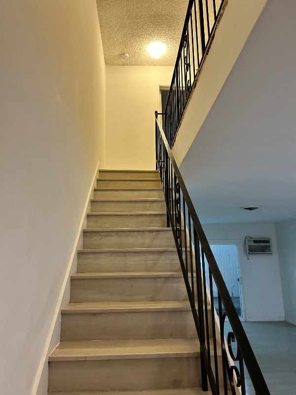 Photo - 412 N Louise St