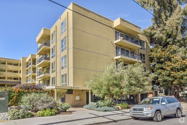 Building Photo - Modern Living Meets Urban Charm in Bankers... Rental