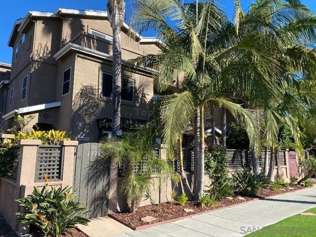 Building Photo - Discover Coastal Elegance: Stunning 3-Bed,... Rental